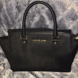 Michael kors purse ❗️ 💲35